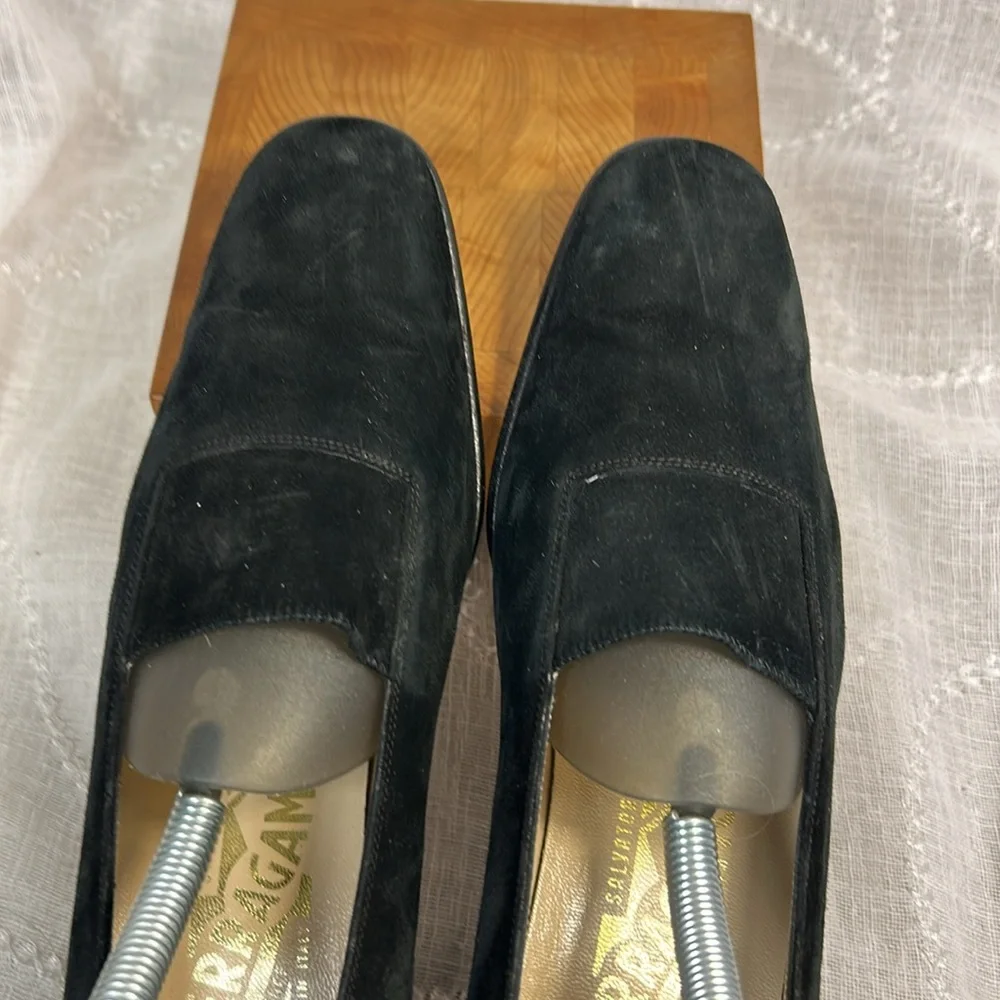 Salvatore Ferragamo suede leather made in Italy heeled shoes stamped sz 7